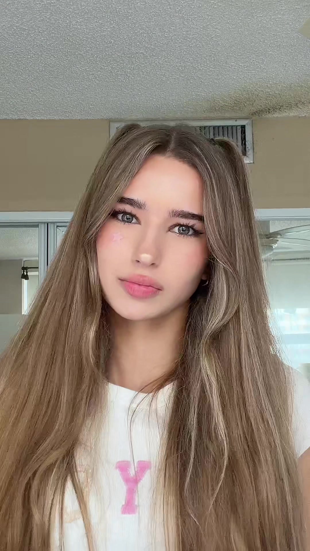 @lizka