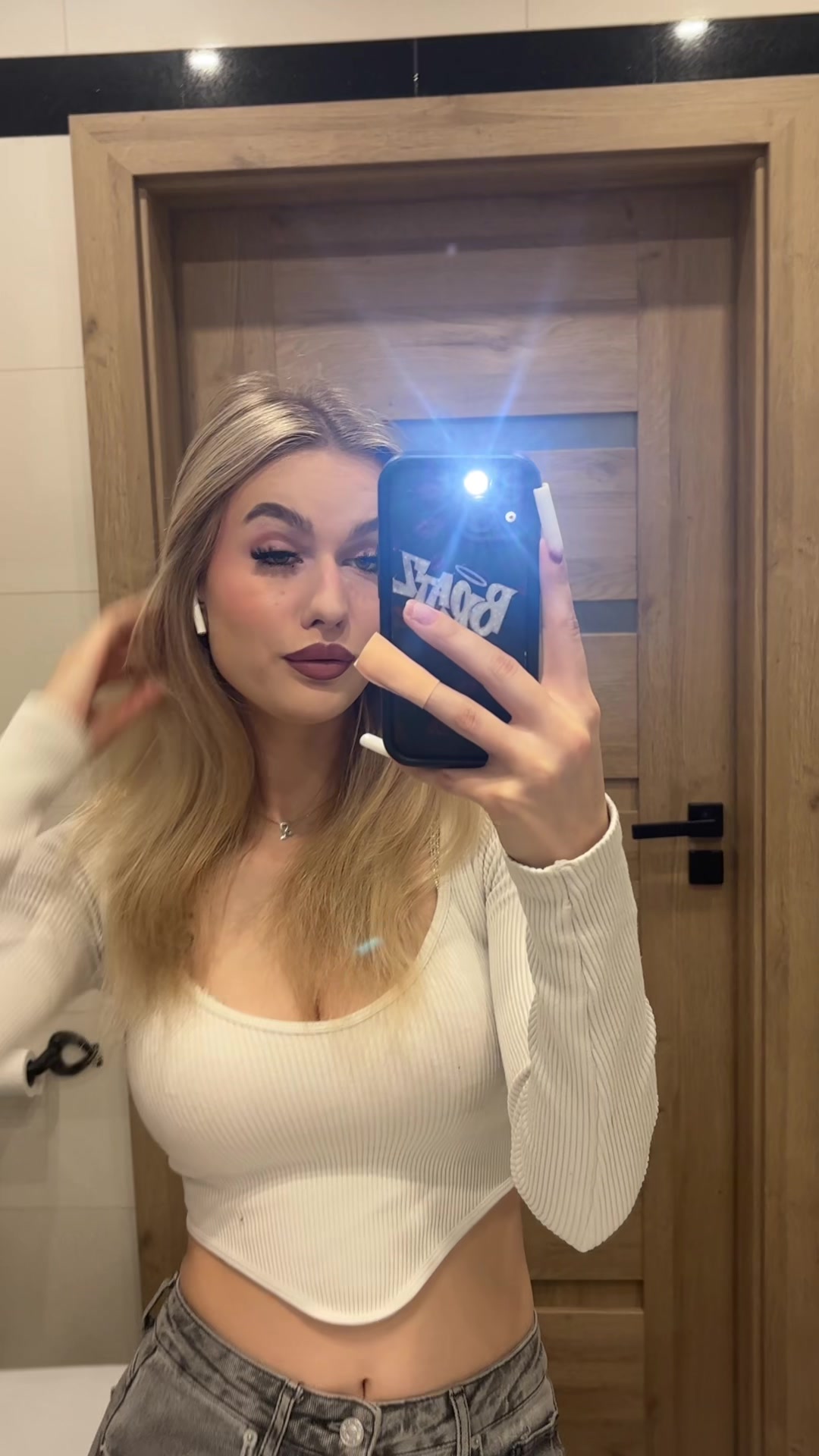 @Emka🤩