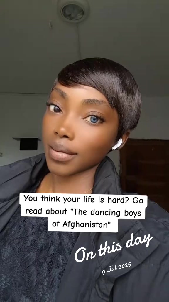 @Nana with Heterochromia