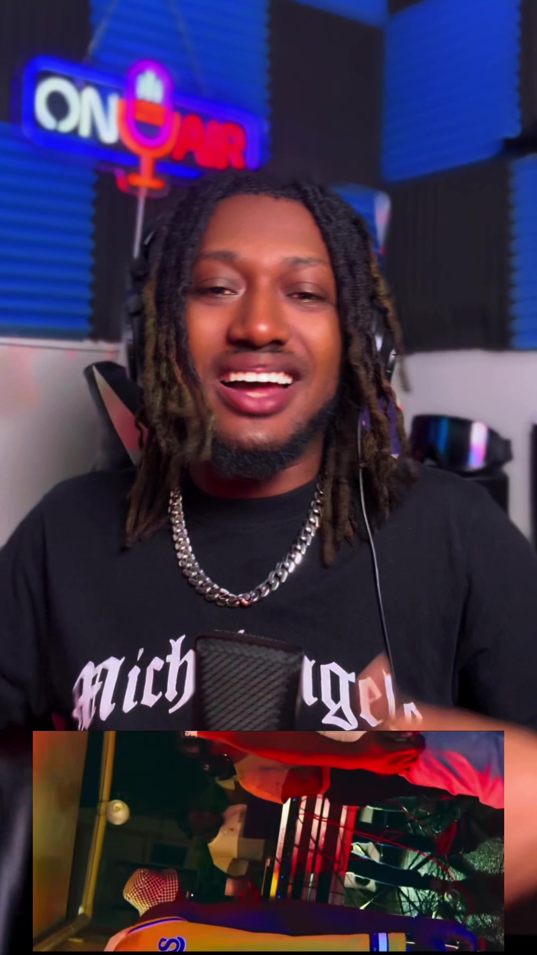 @𝐏𝐲𝐯𝐨 𝐎𝐧 𝐓𝐡𝐞 𝐌𝐢𝐜🎙️