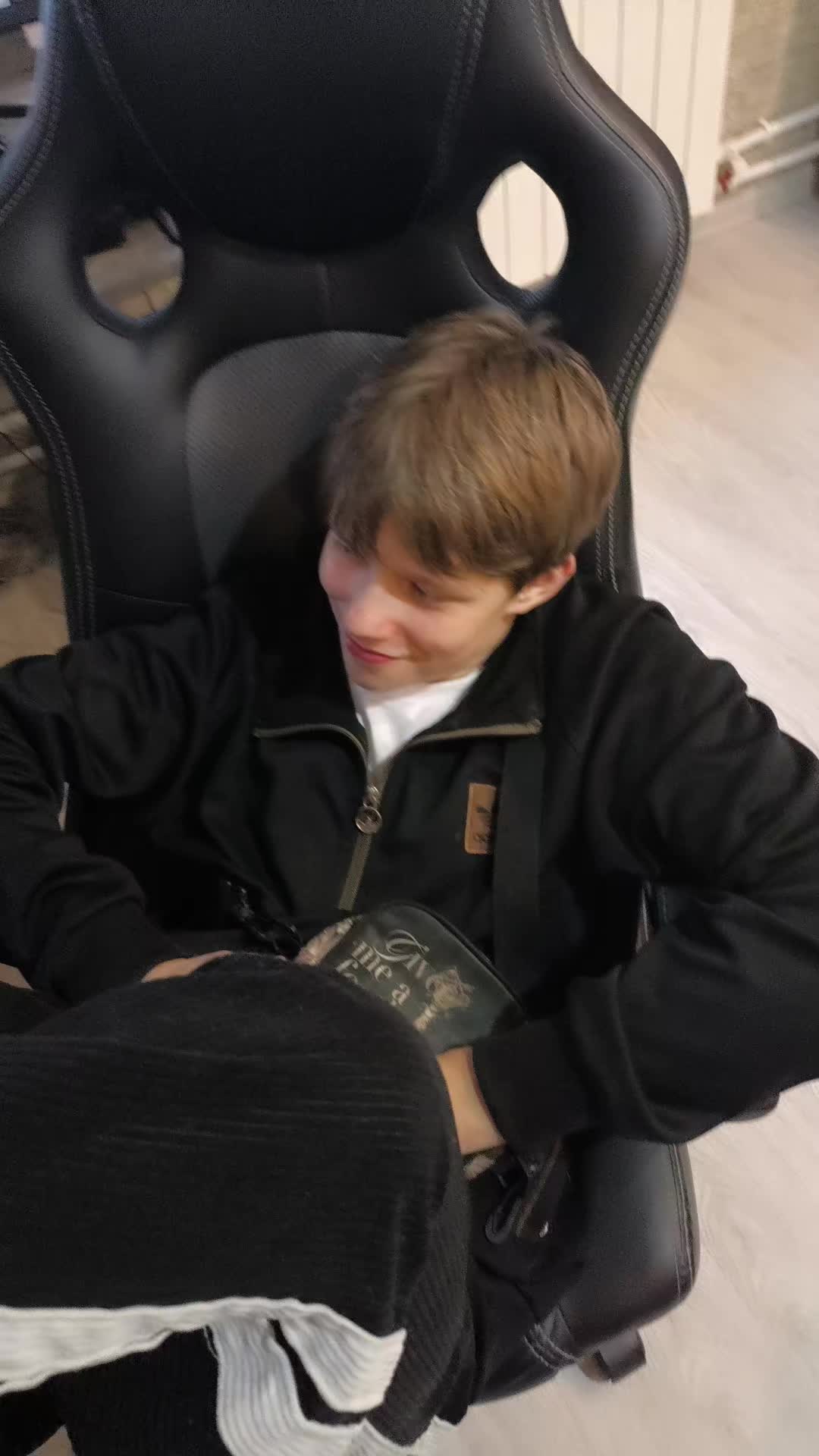 @//7?