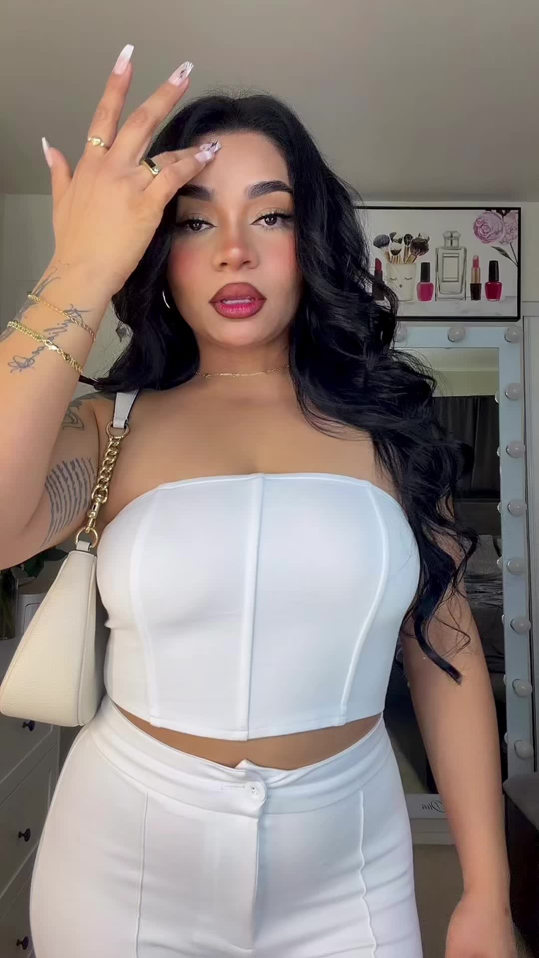 @Monica Valencia