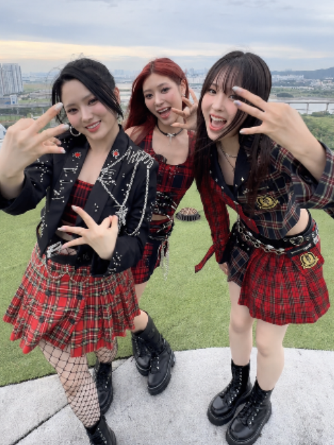 @iii(아이아이아이)