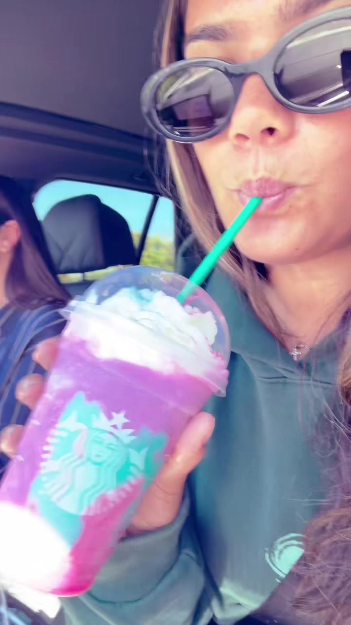 @caitlynearly