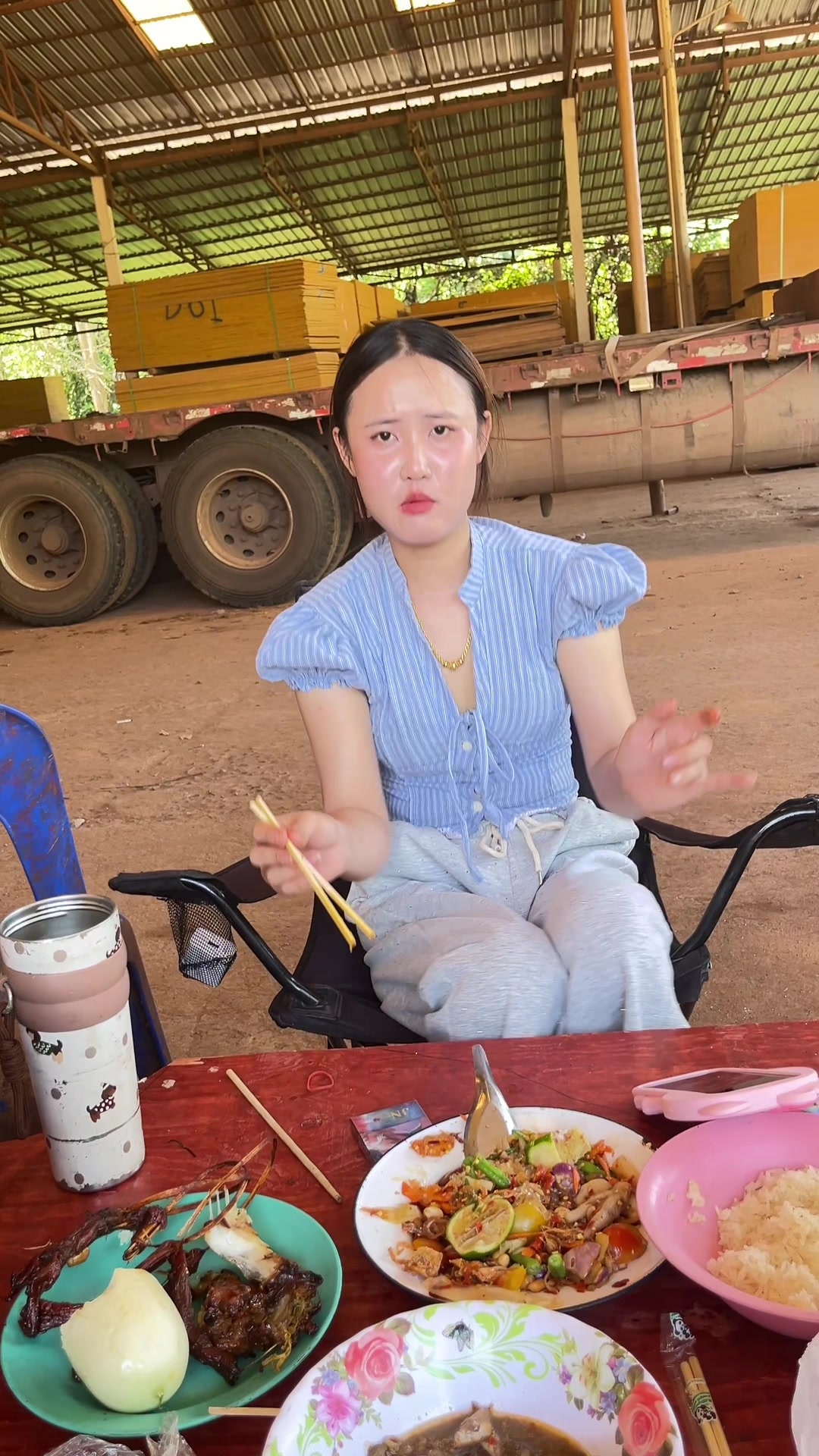 @ພີ່ກ໋ອງ