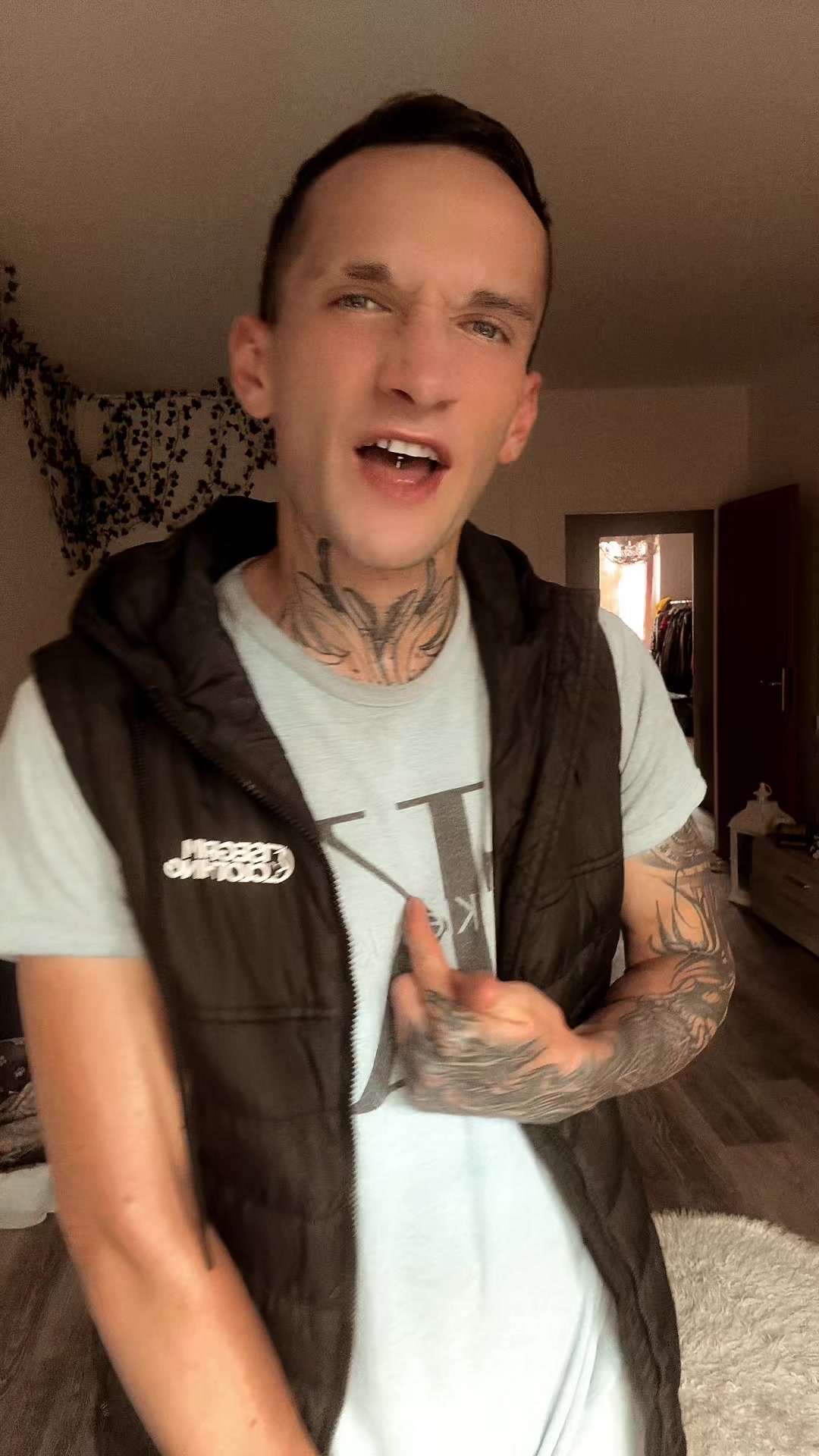 @Itsofficialsimon
