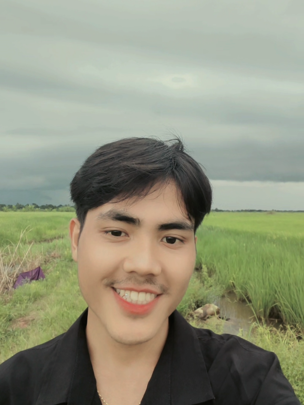 @"ခင်မို့မို့အေး"