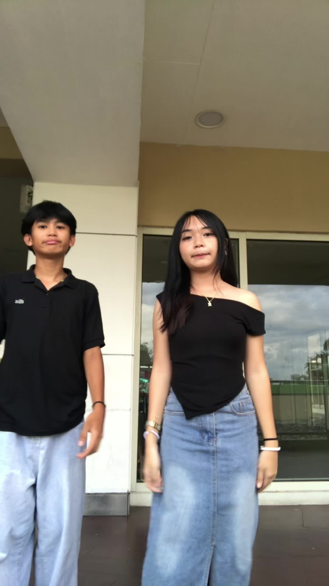@𝒻𝓁𝑜𝓇 💘