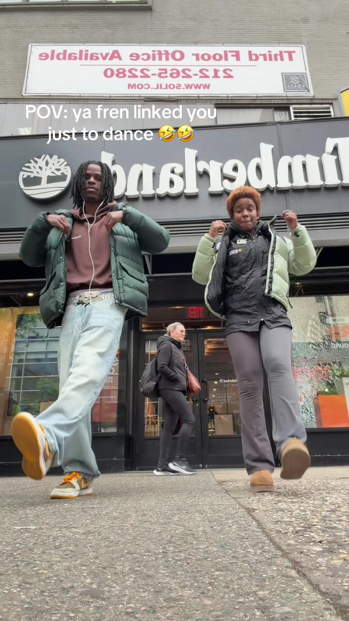 @UnhingedQueen👩🏾&zwj;🎤👑