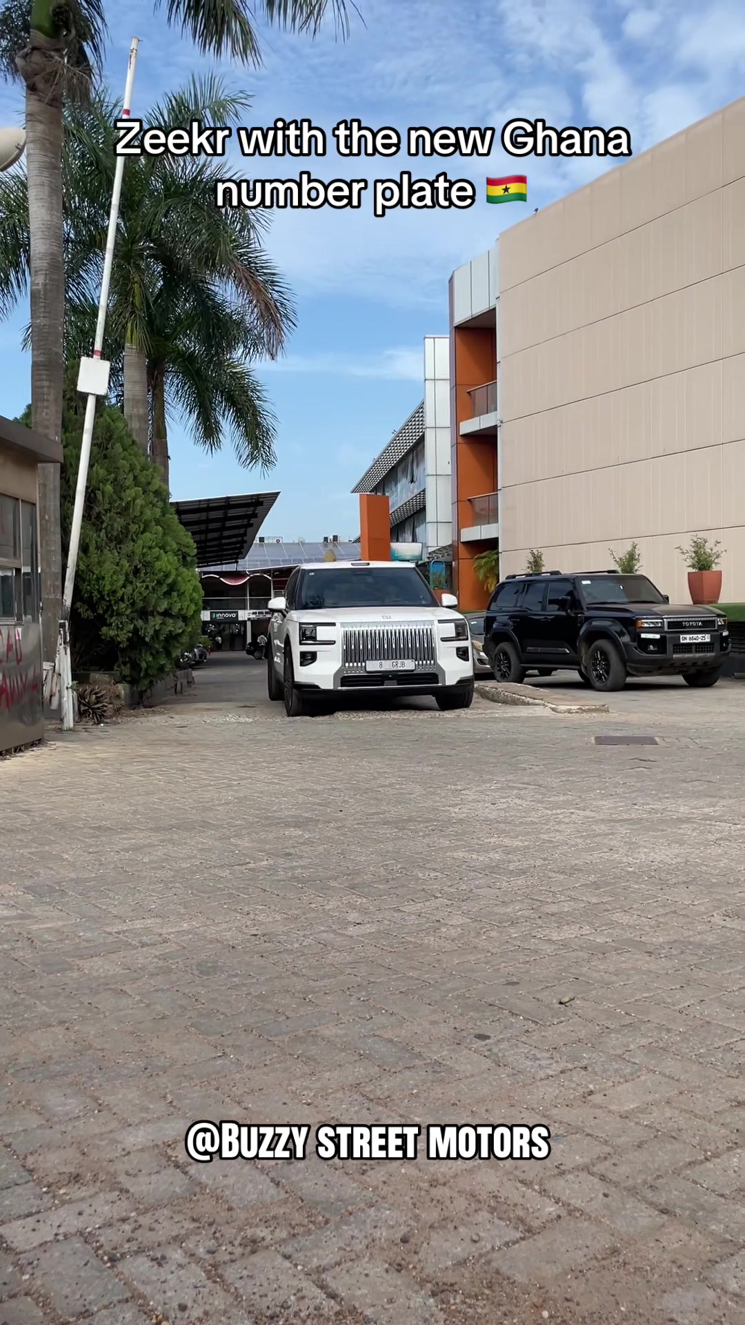 @BUZZY Street Motors