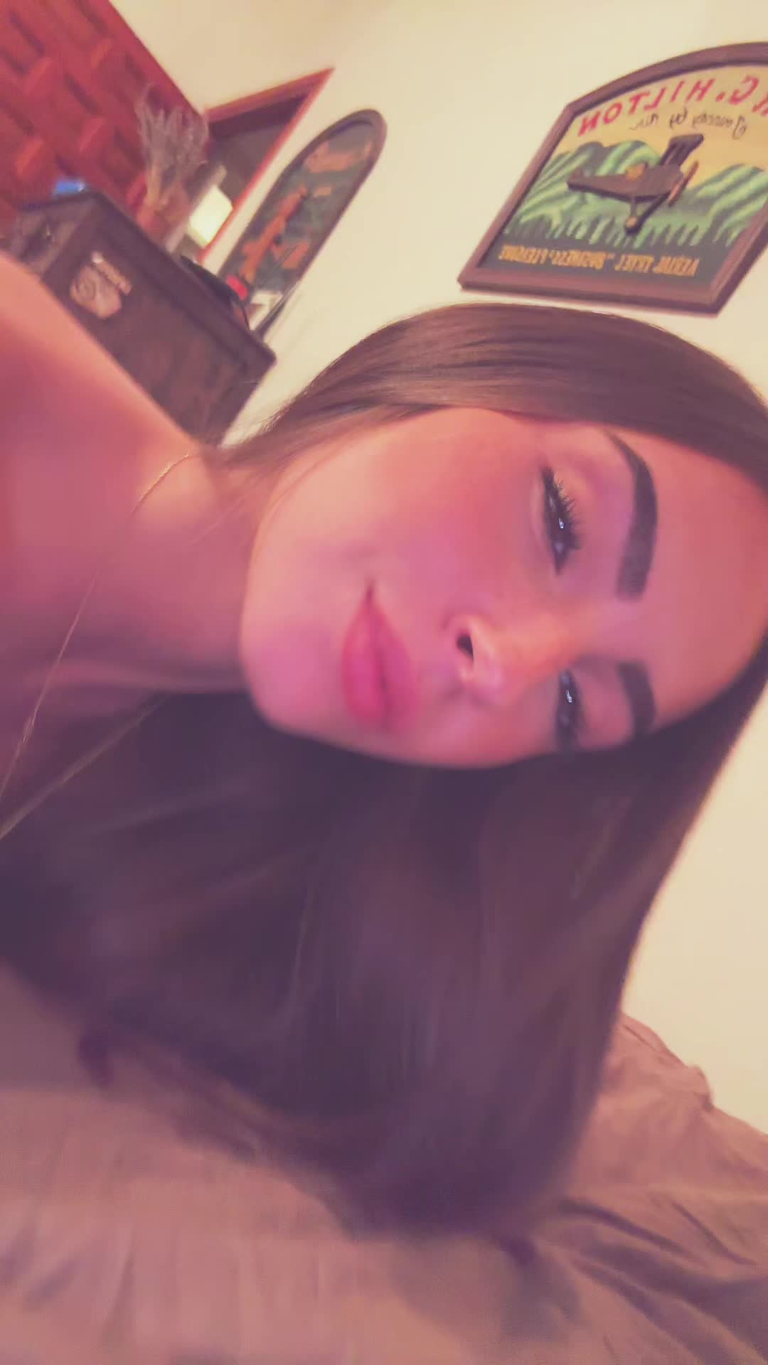 @núria