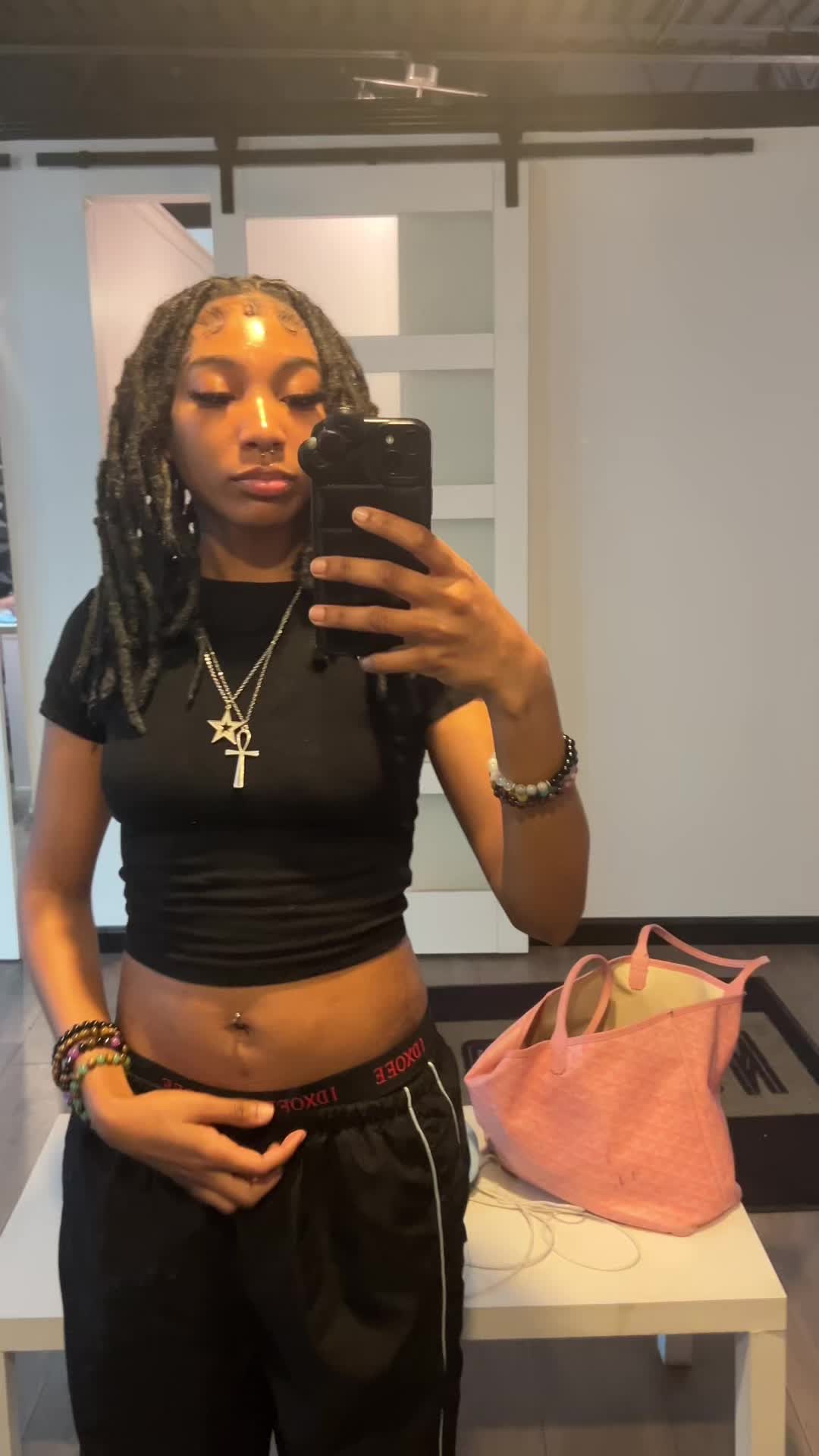 @✭