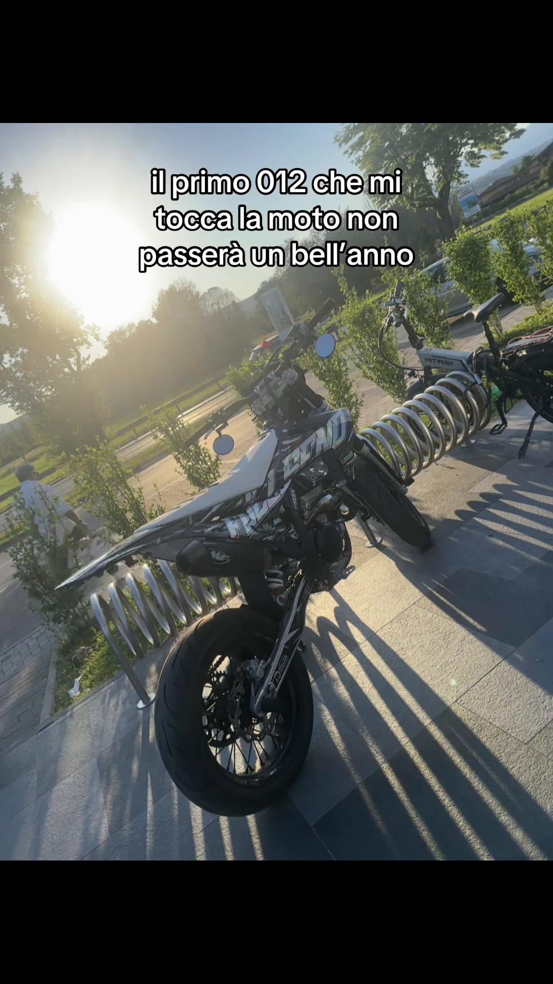 @✟