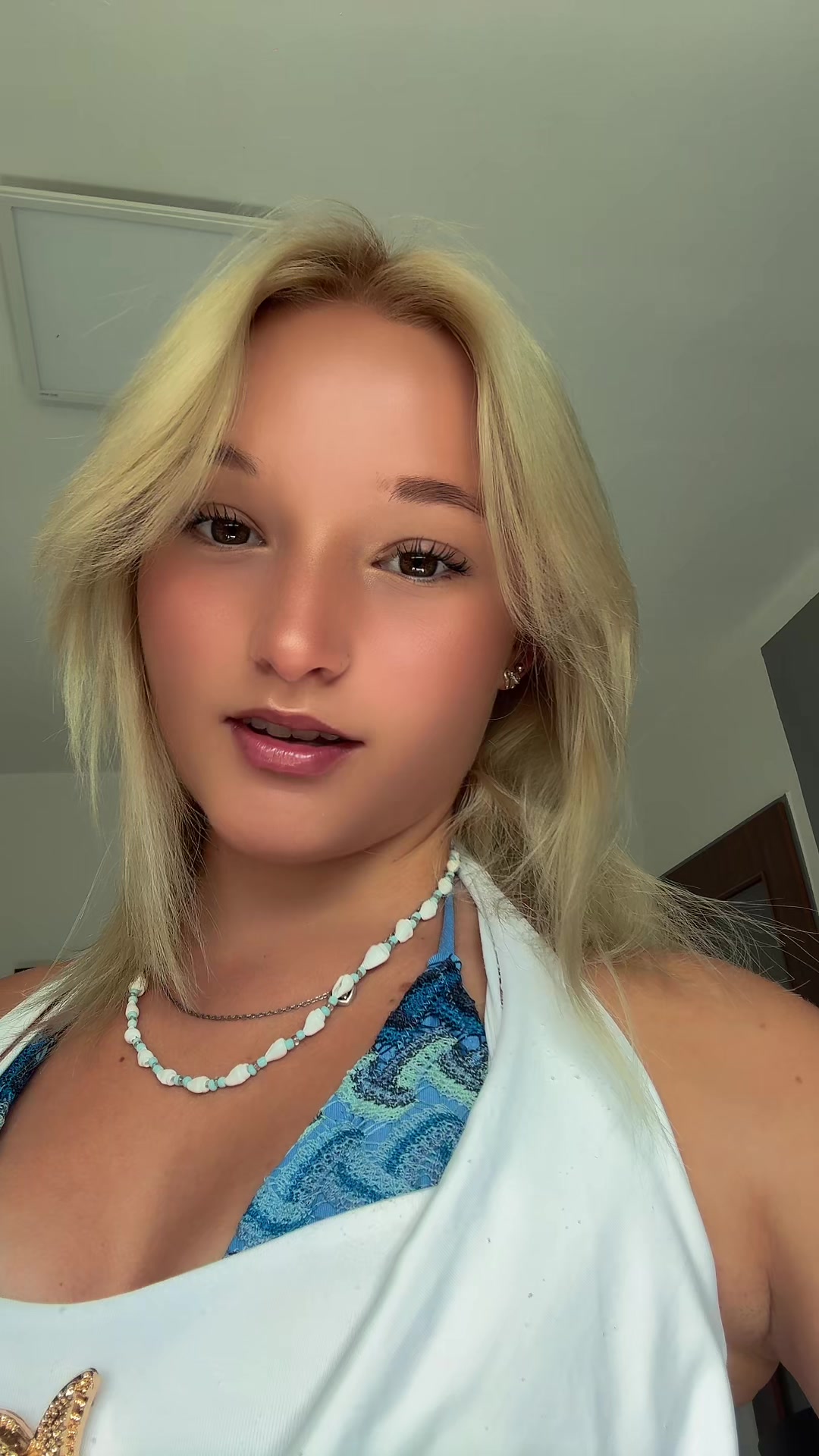 @leonielarissa_