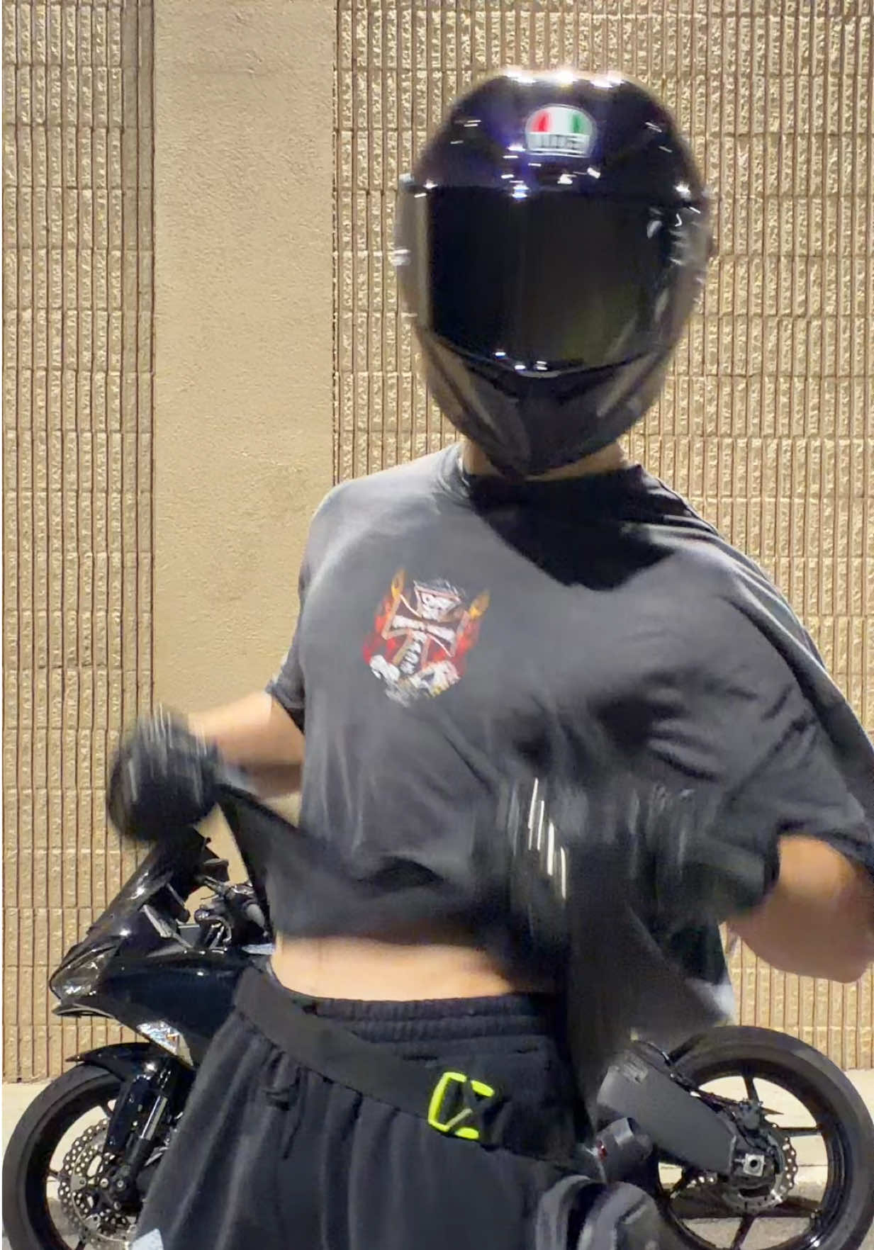 @shakymoto