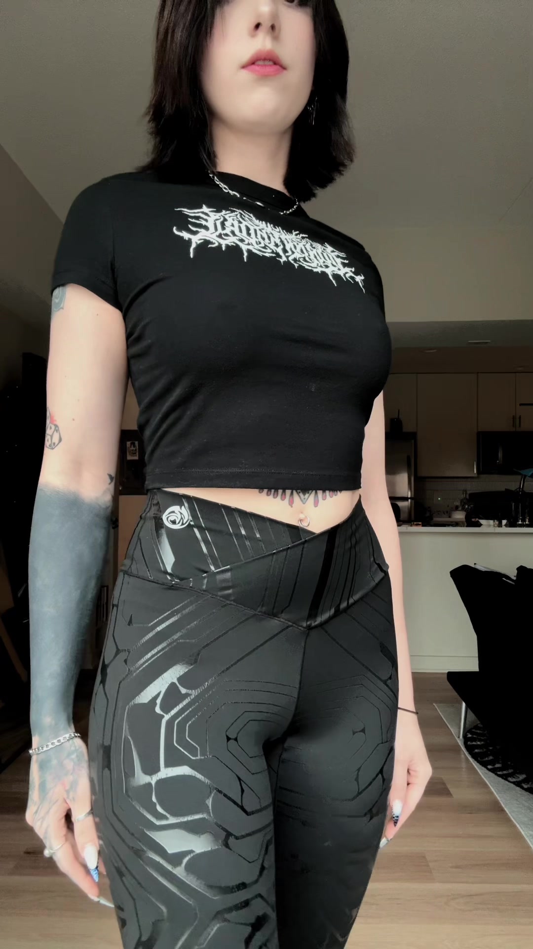 @veilofthorns_