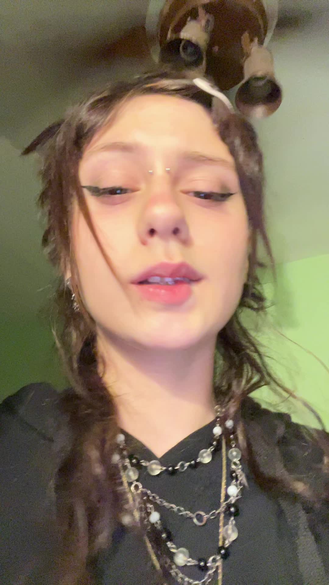 @angie