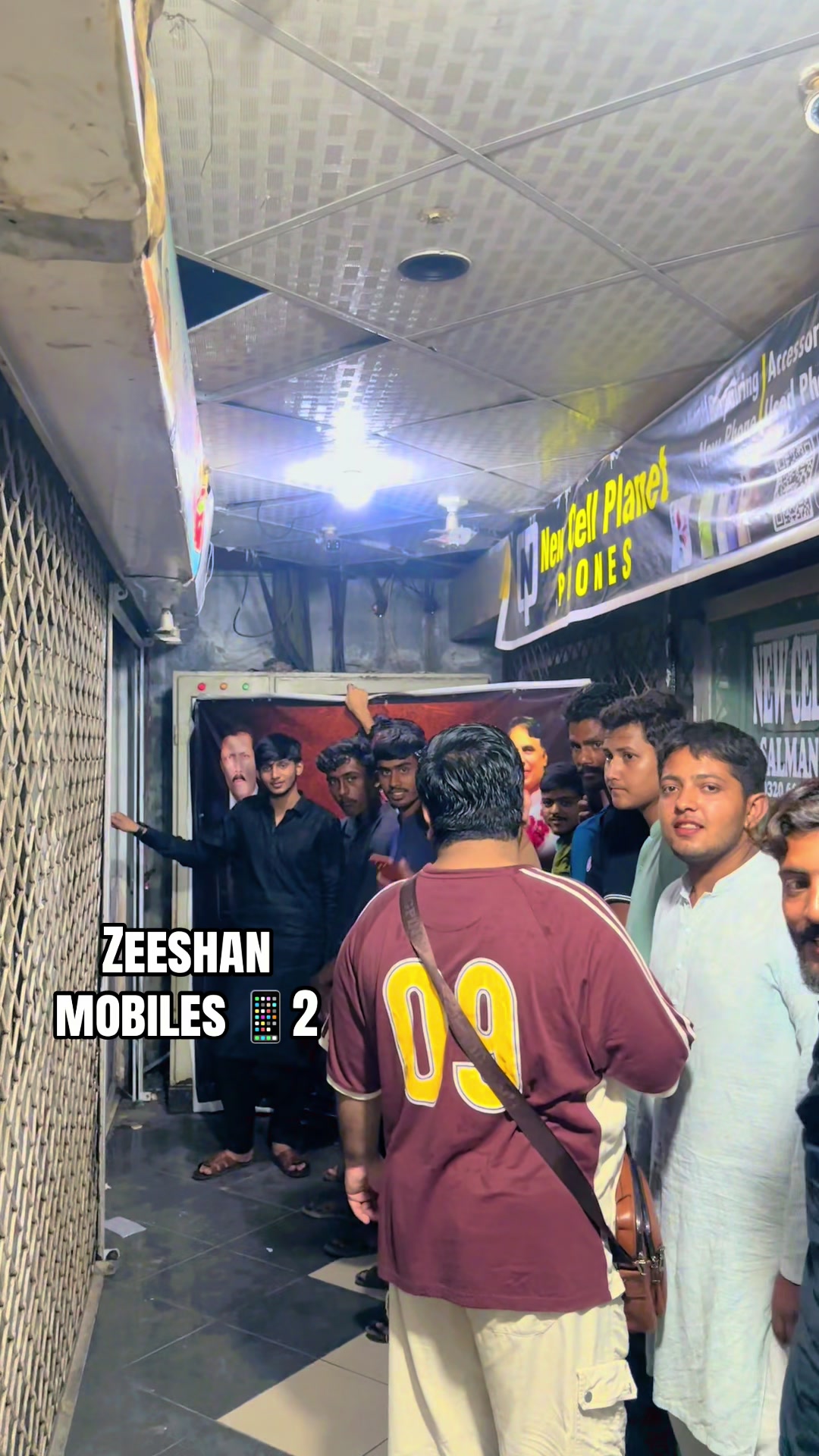 @𝐙𝐞𝐞𝐬𝐡𝐚𝐧🇵🇰
