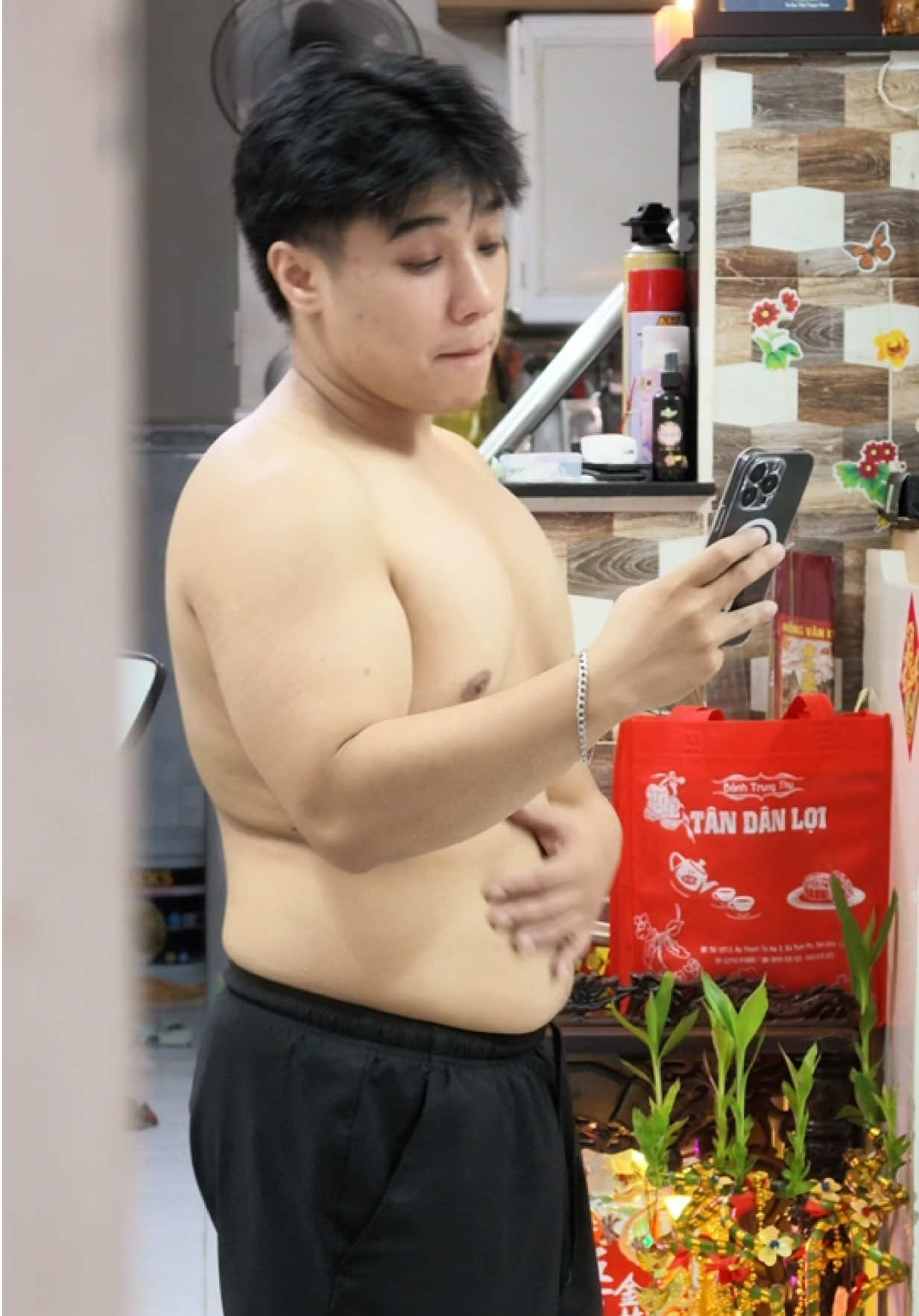 @T&ugrave;ng Mụp N&egrave;