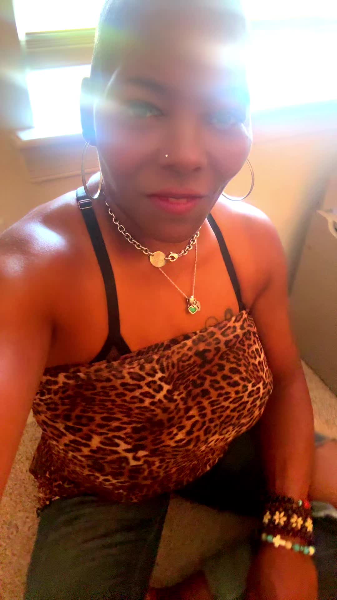 @Lovlyeyez💜