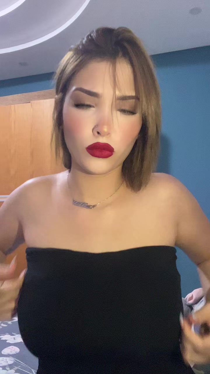 @𝐿𝒾𝓁𝓎 🦢