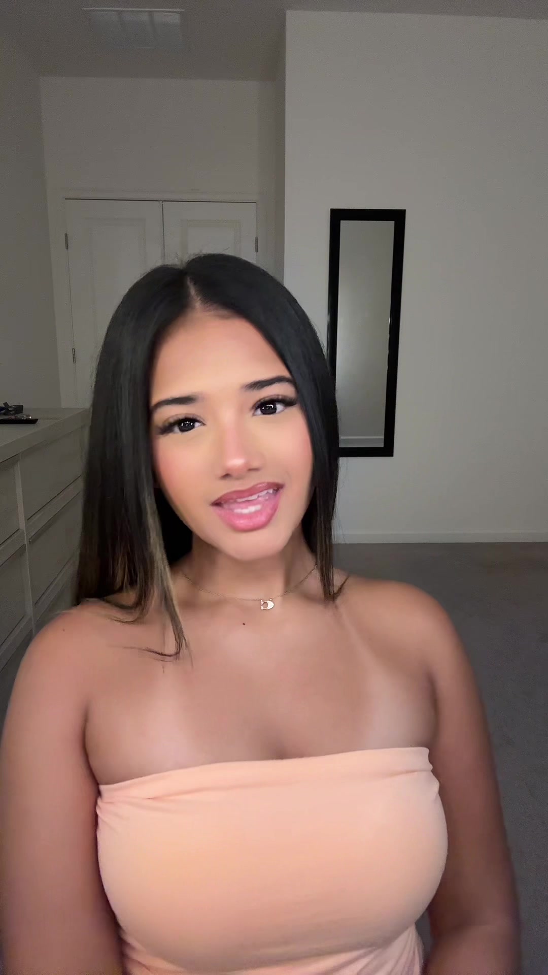 @Hillarypayamps