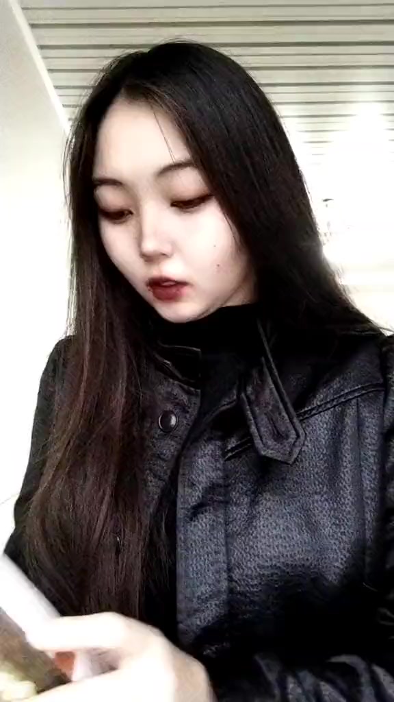 @твоя милая ЦзеЦзе🖤🩶🤍💜