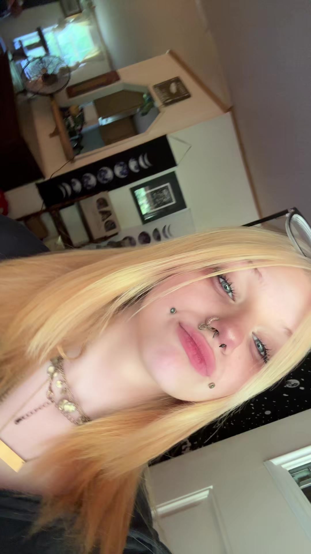 @🎭