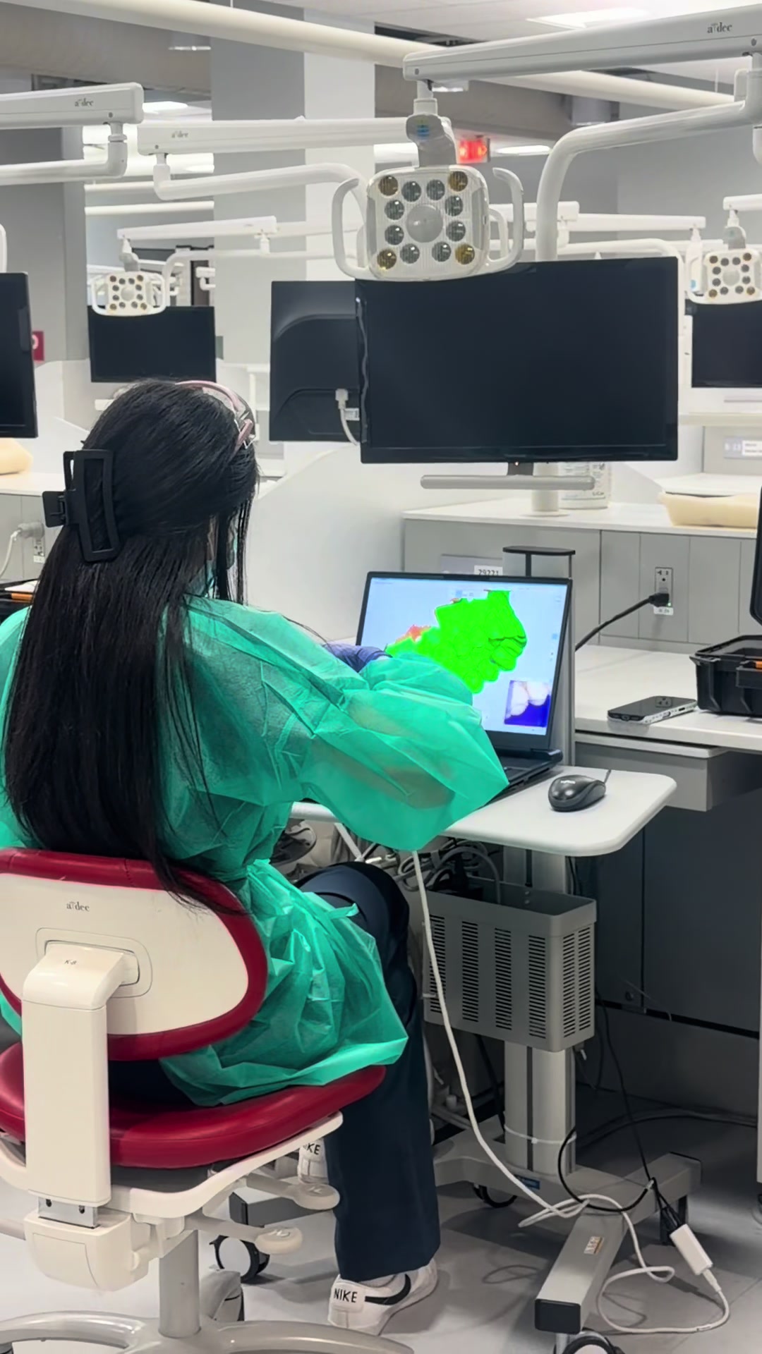 @Catherine | Dental Student 🦷