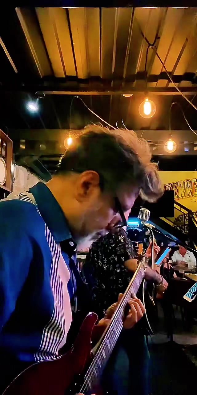 @Rola_Cruz