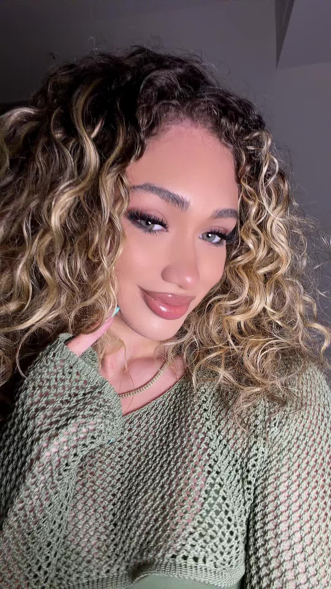 @miabellarivero