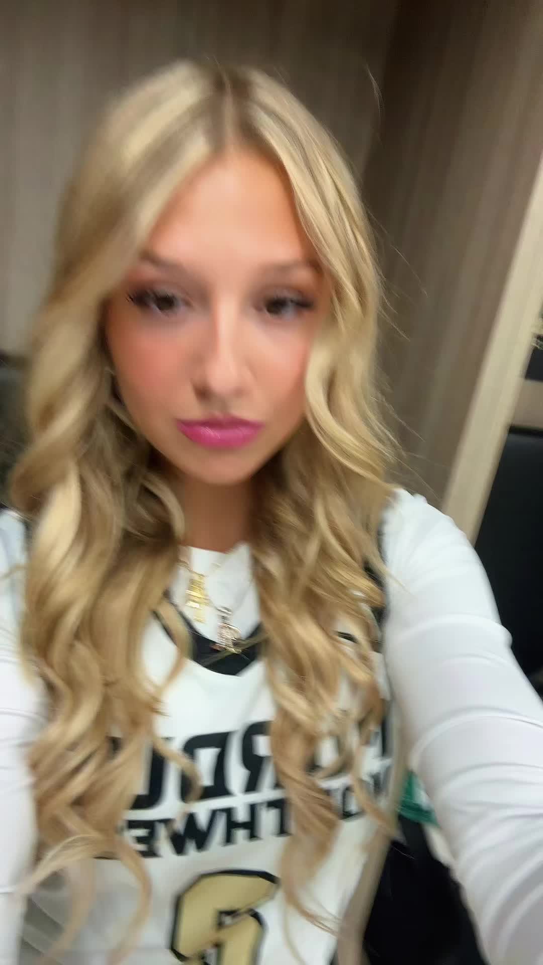 @riley.milausnic