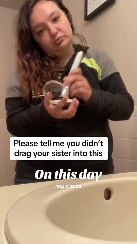 @LucyThiel.