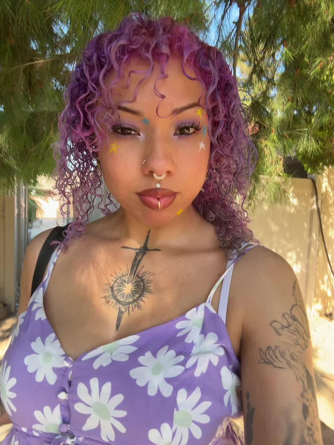 @thegirlinurphone