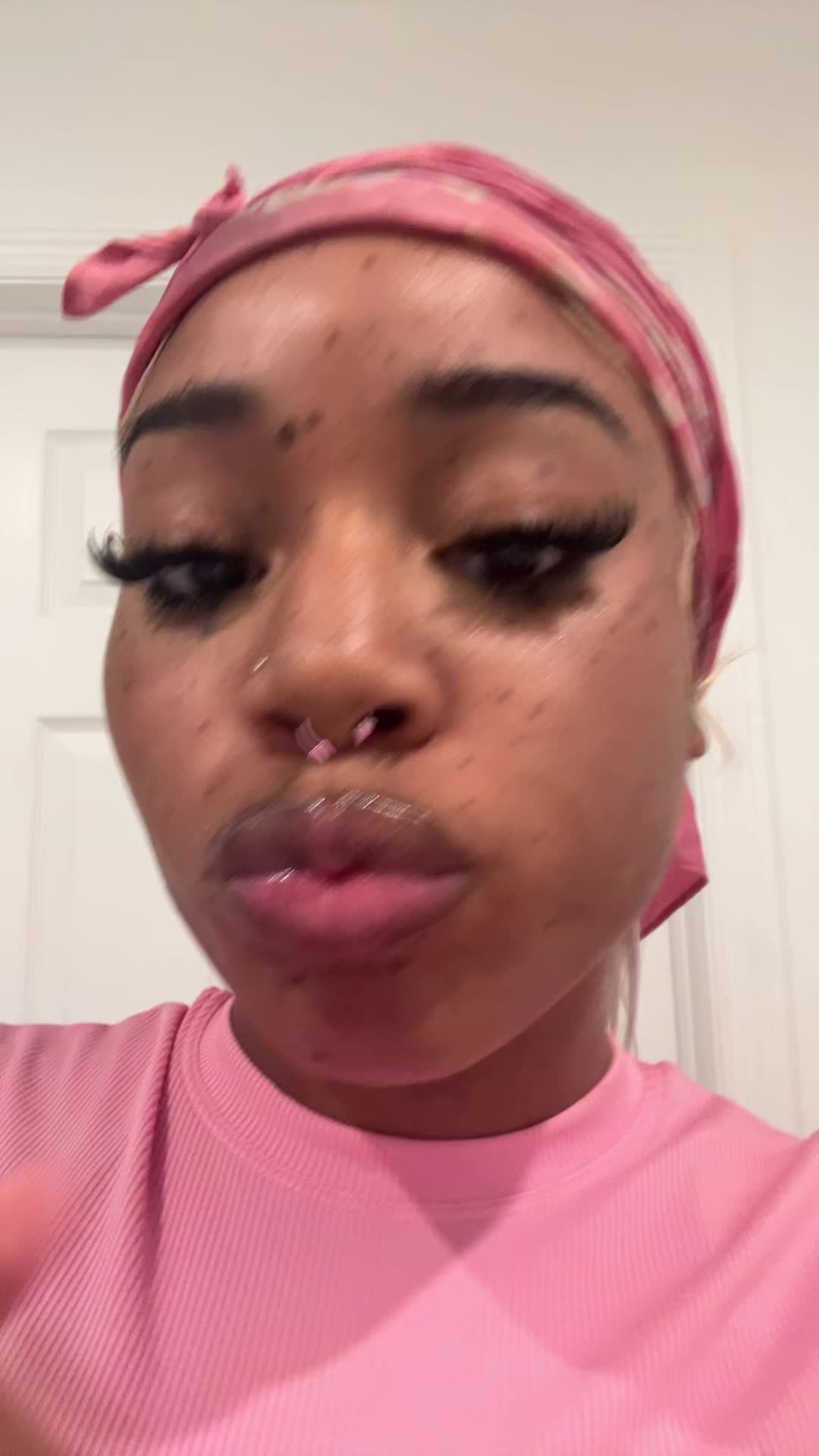 @👩🏽🦰
