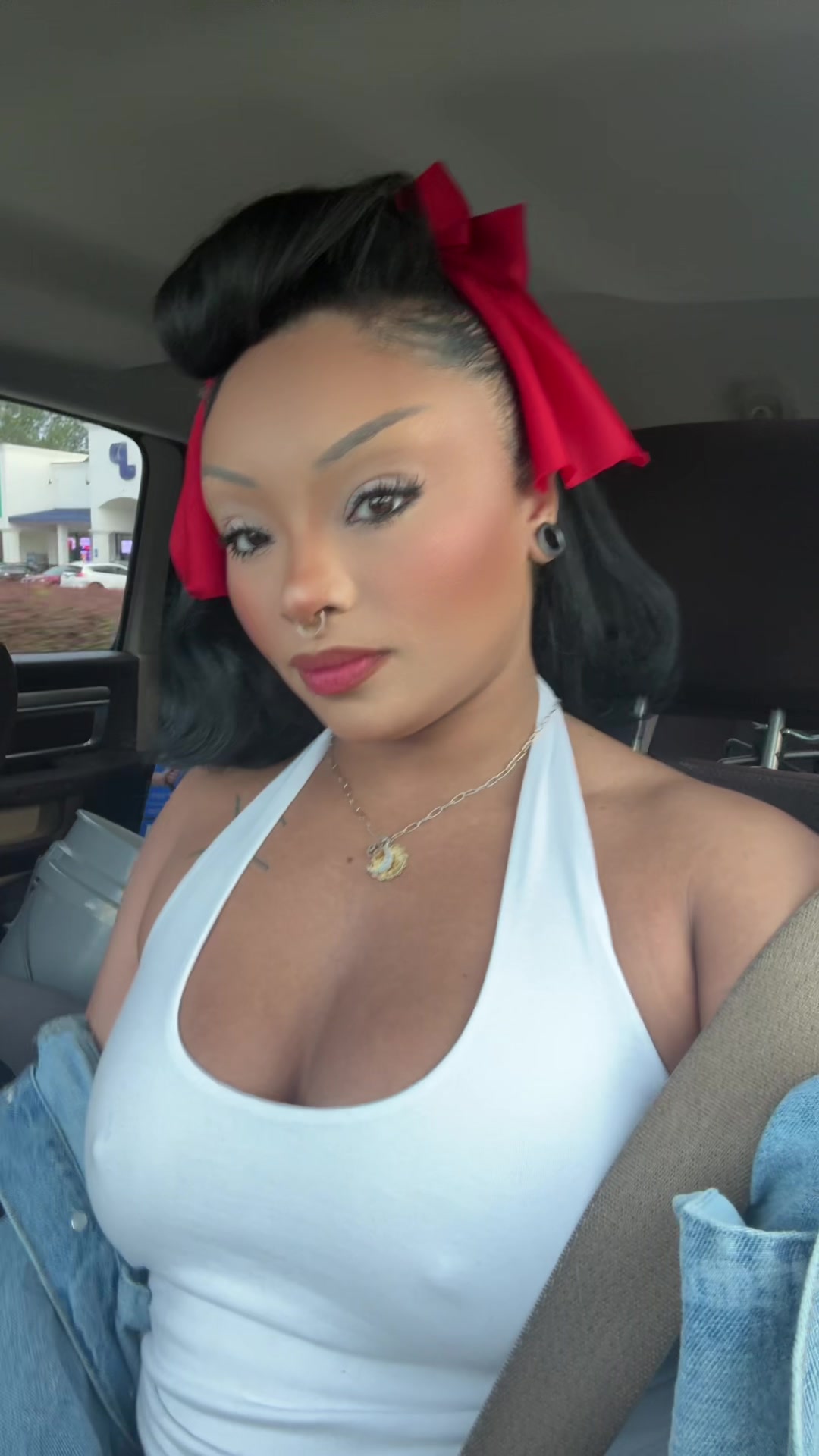 @THEDARKFEMININE