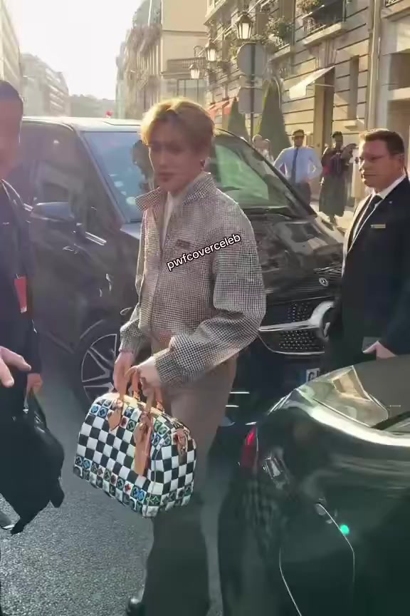 @😇 ∋∈ ℍ𝔸𝕃𝕆 11:11 ❤️🖤