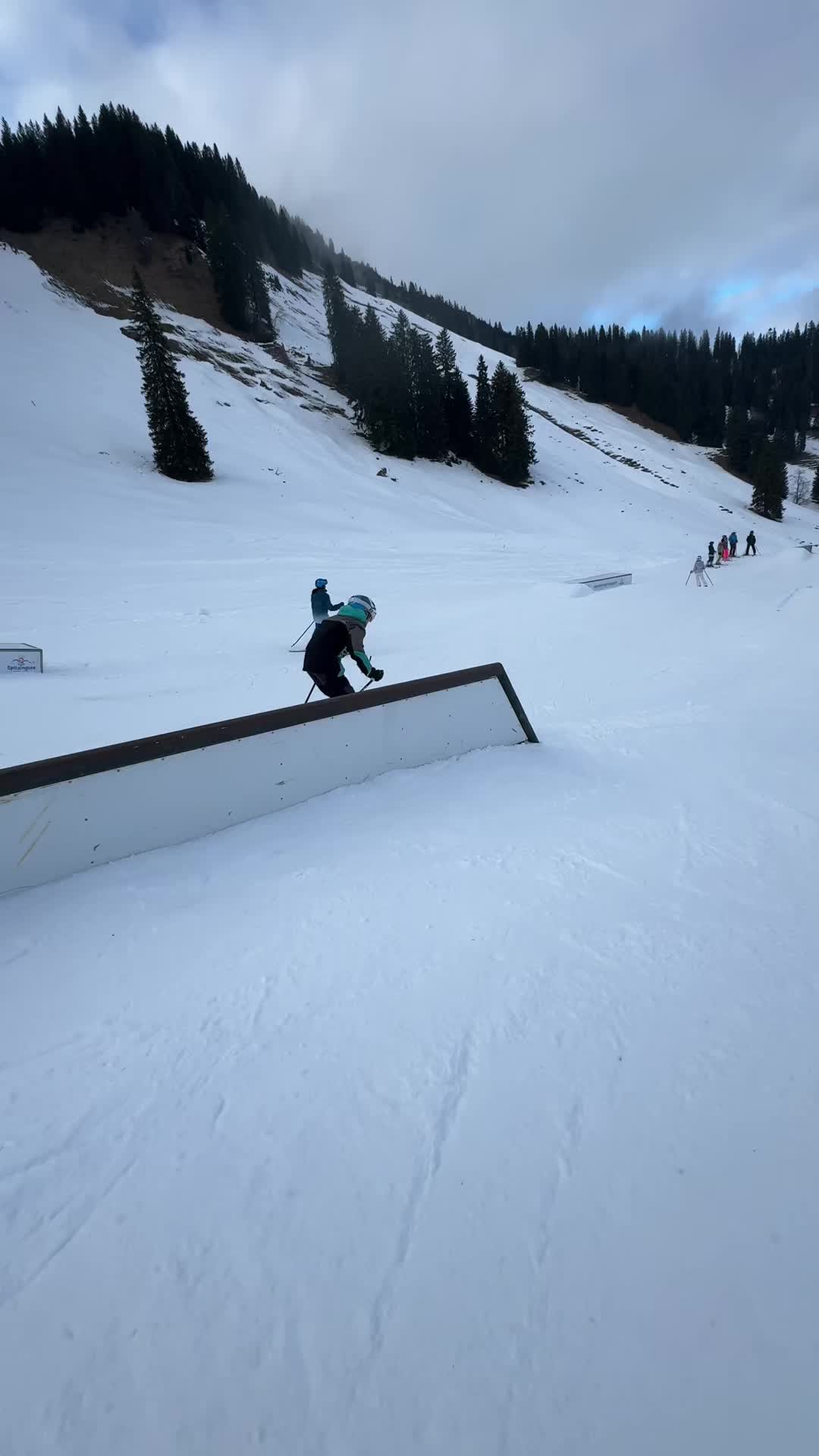 @Felix_Hahn