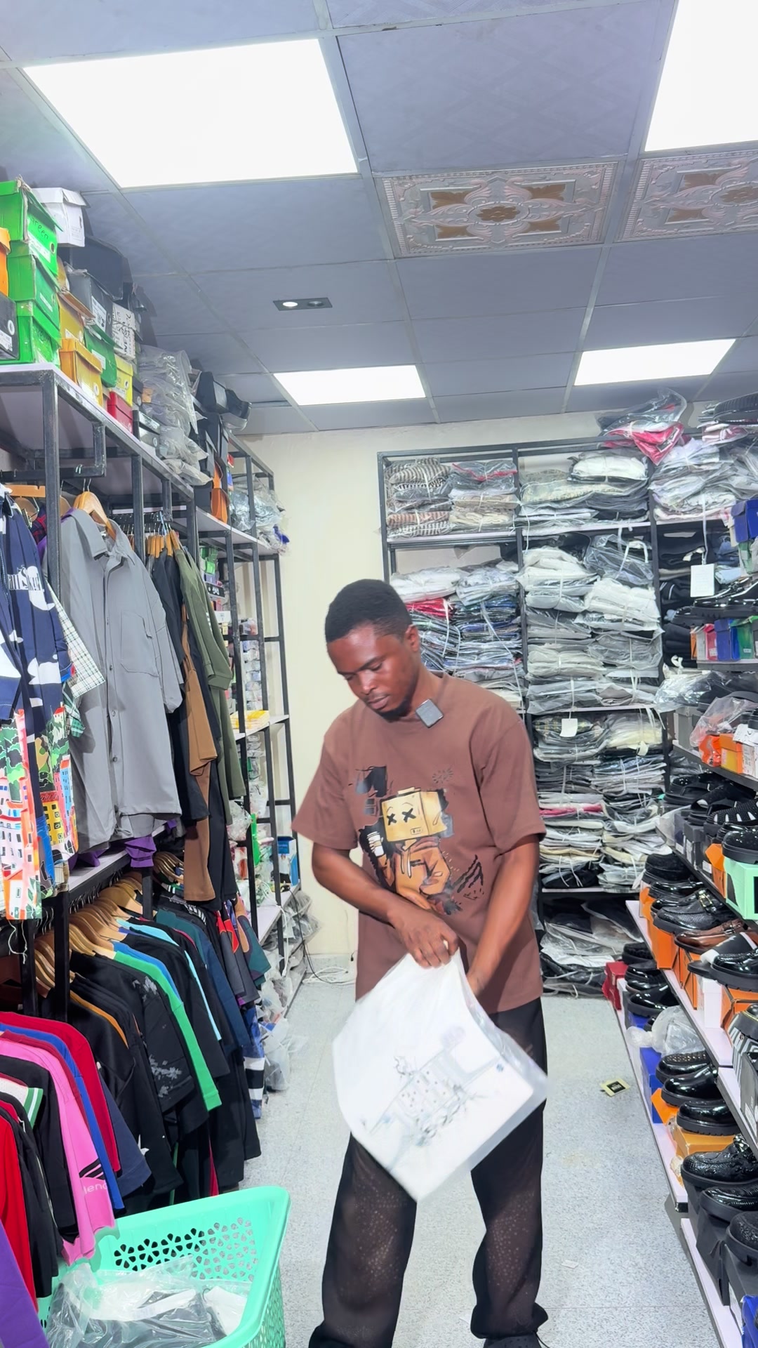@BIGGEST TSHIRTWAREHOUSE IN IBD