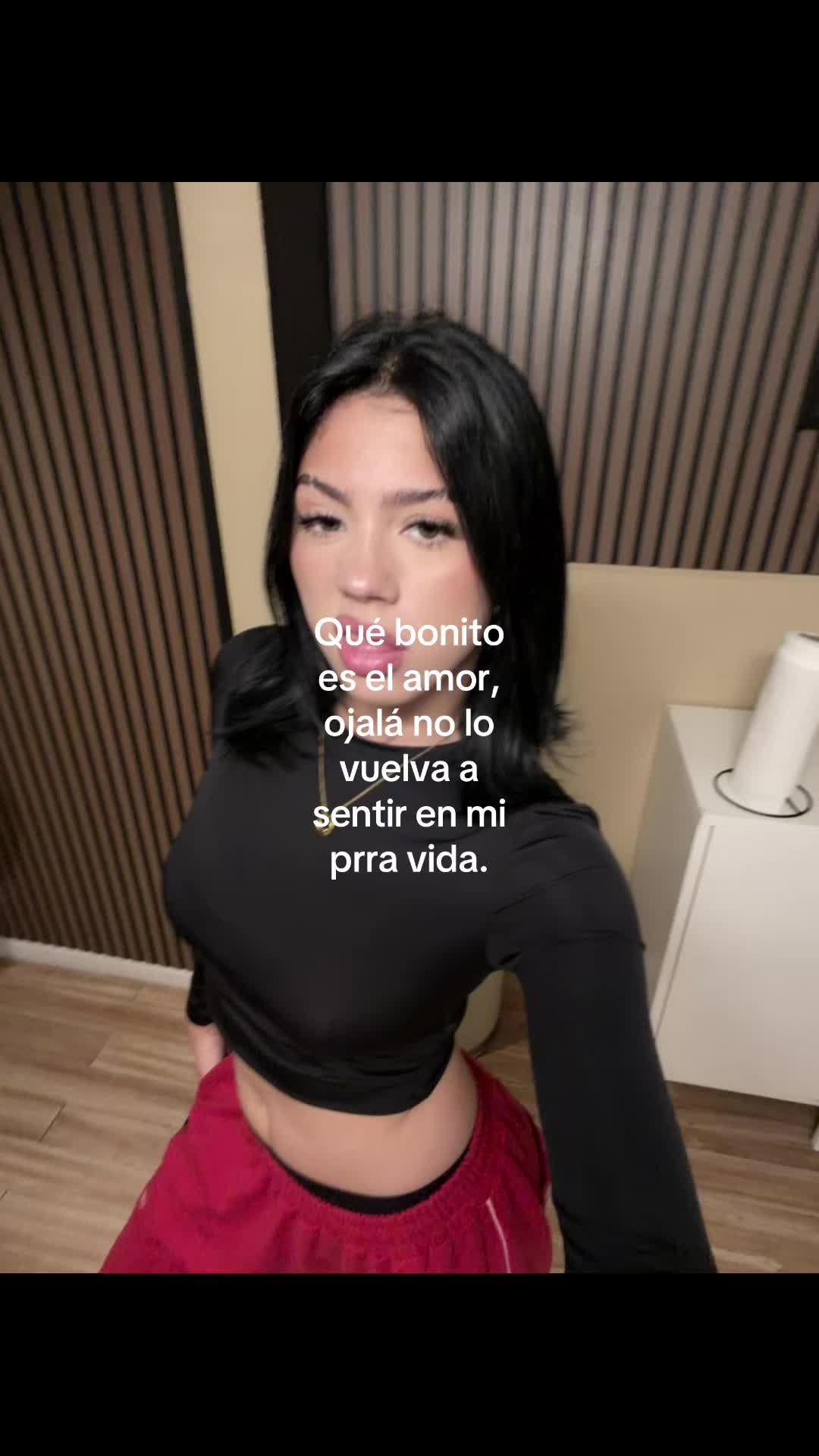 @victoria:)๐