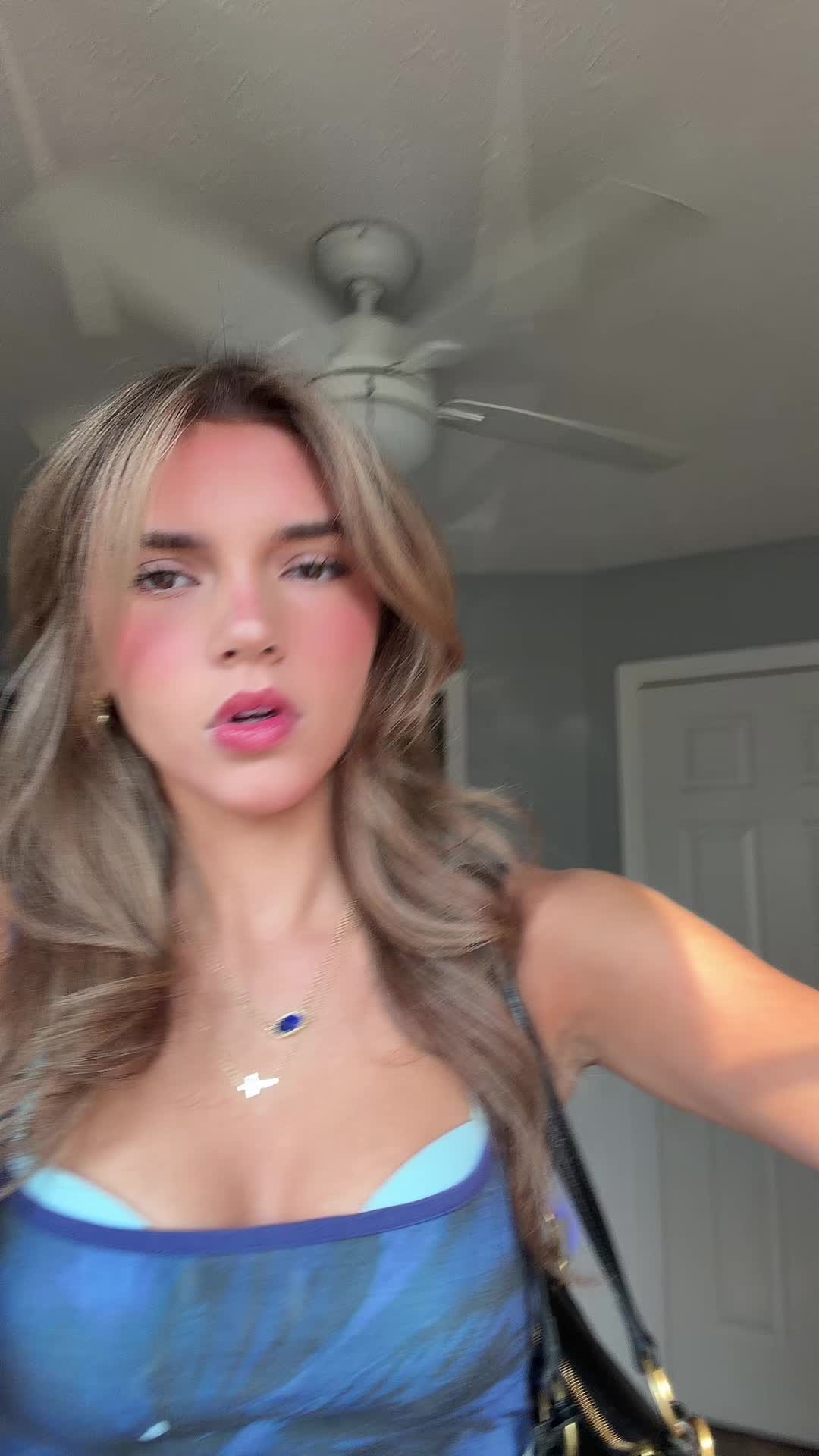 @Abs✮⋆˙