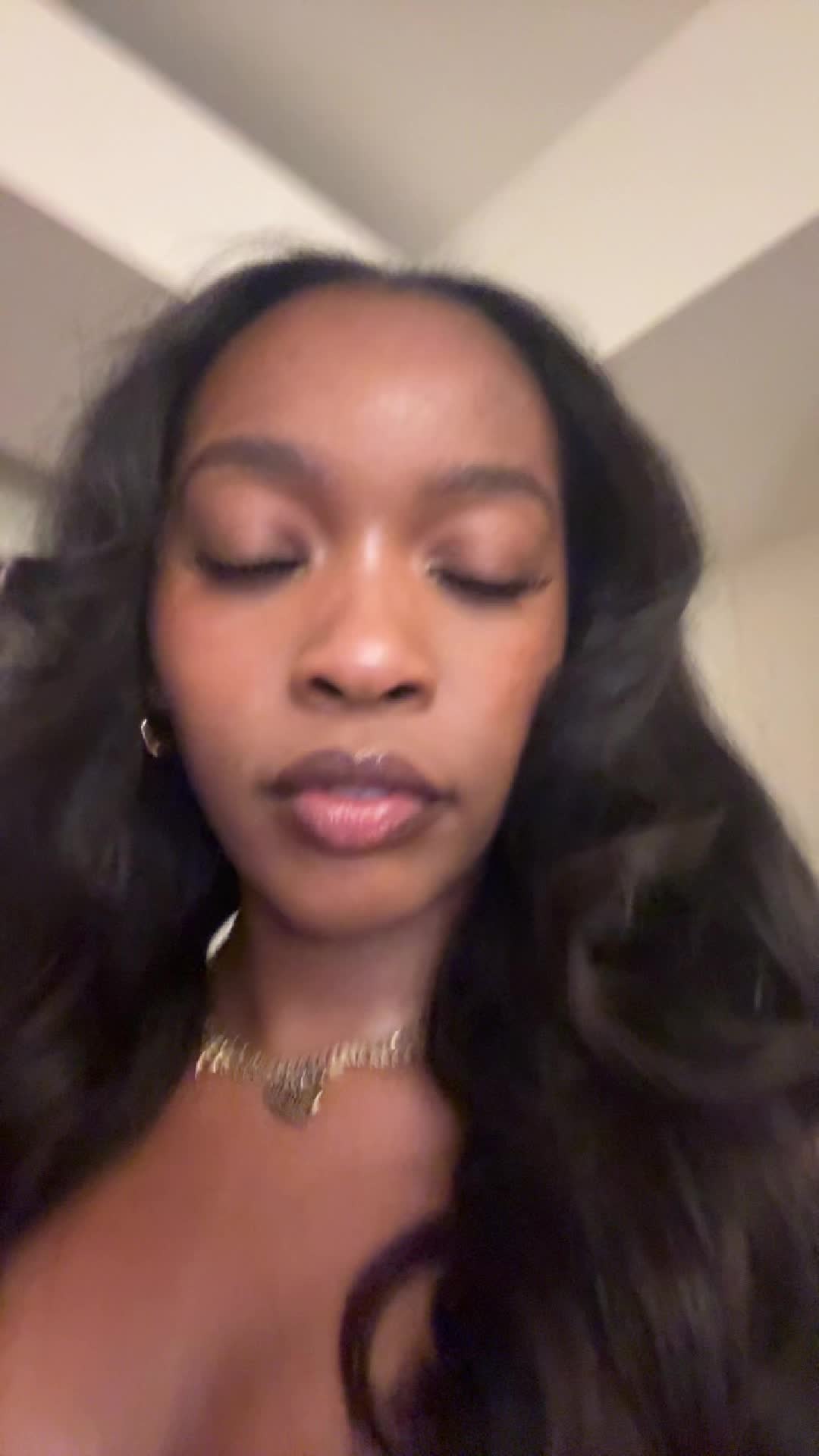 @anishaaniyah