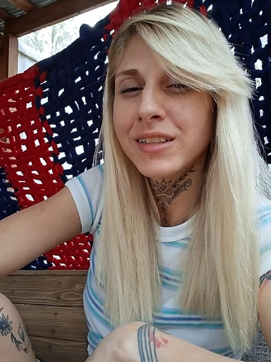 @Smokeyybarbie420