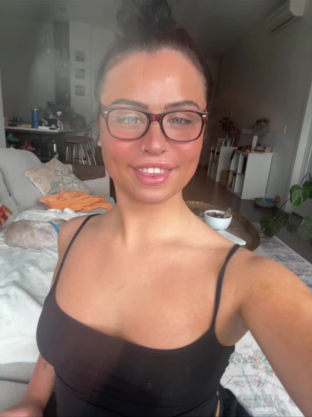 @joniethebrat