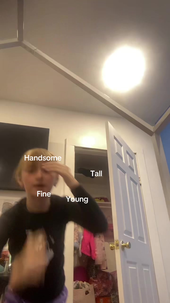 @TeddiAnne