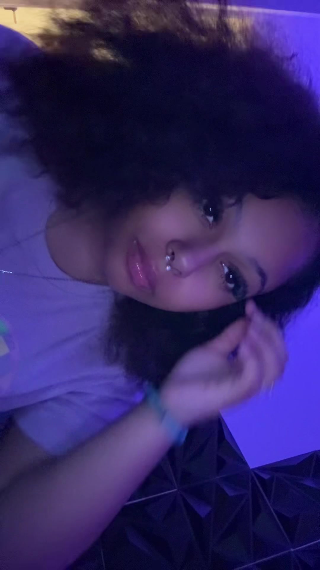@Neekiee