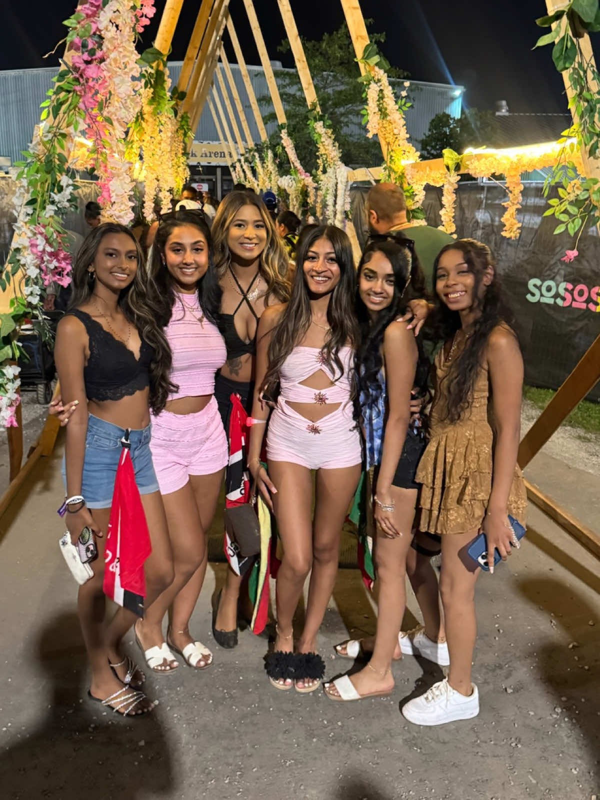 @Eshaana 🖤