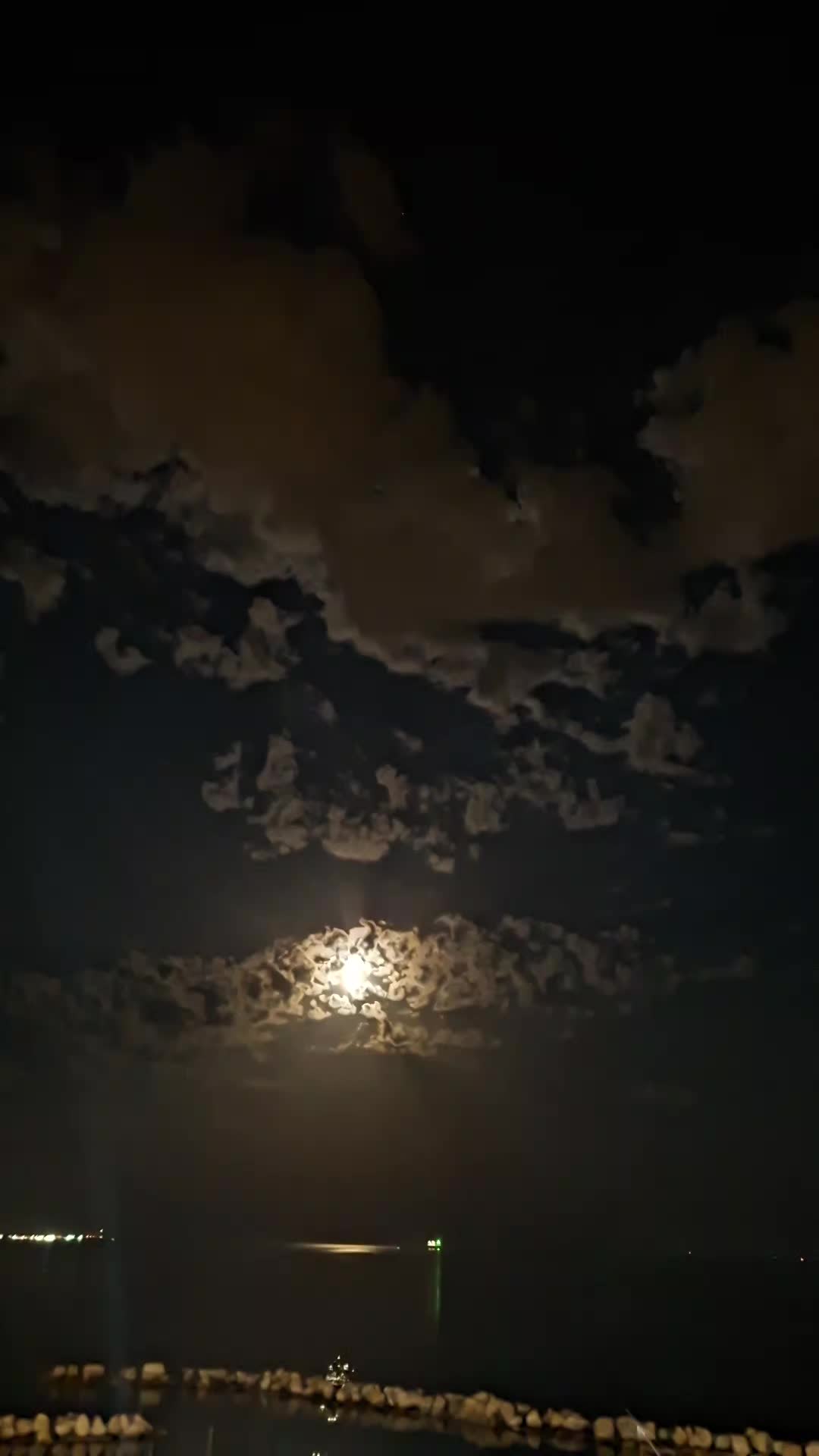 @Aj Irm&atilde;os