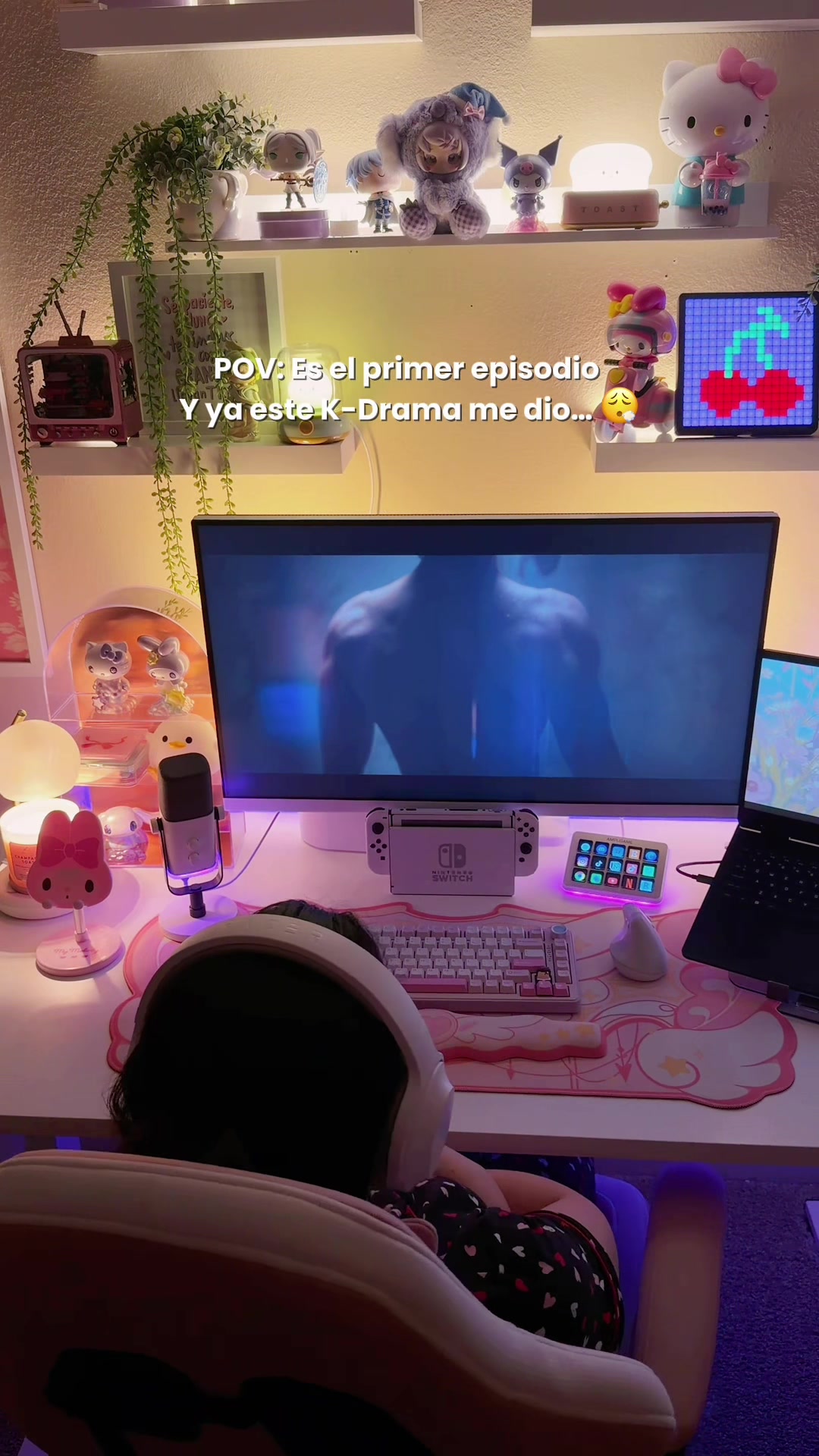 @Paola | Cozy Desk Setup