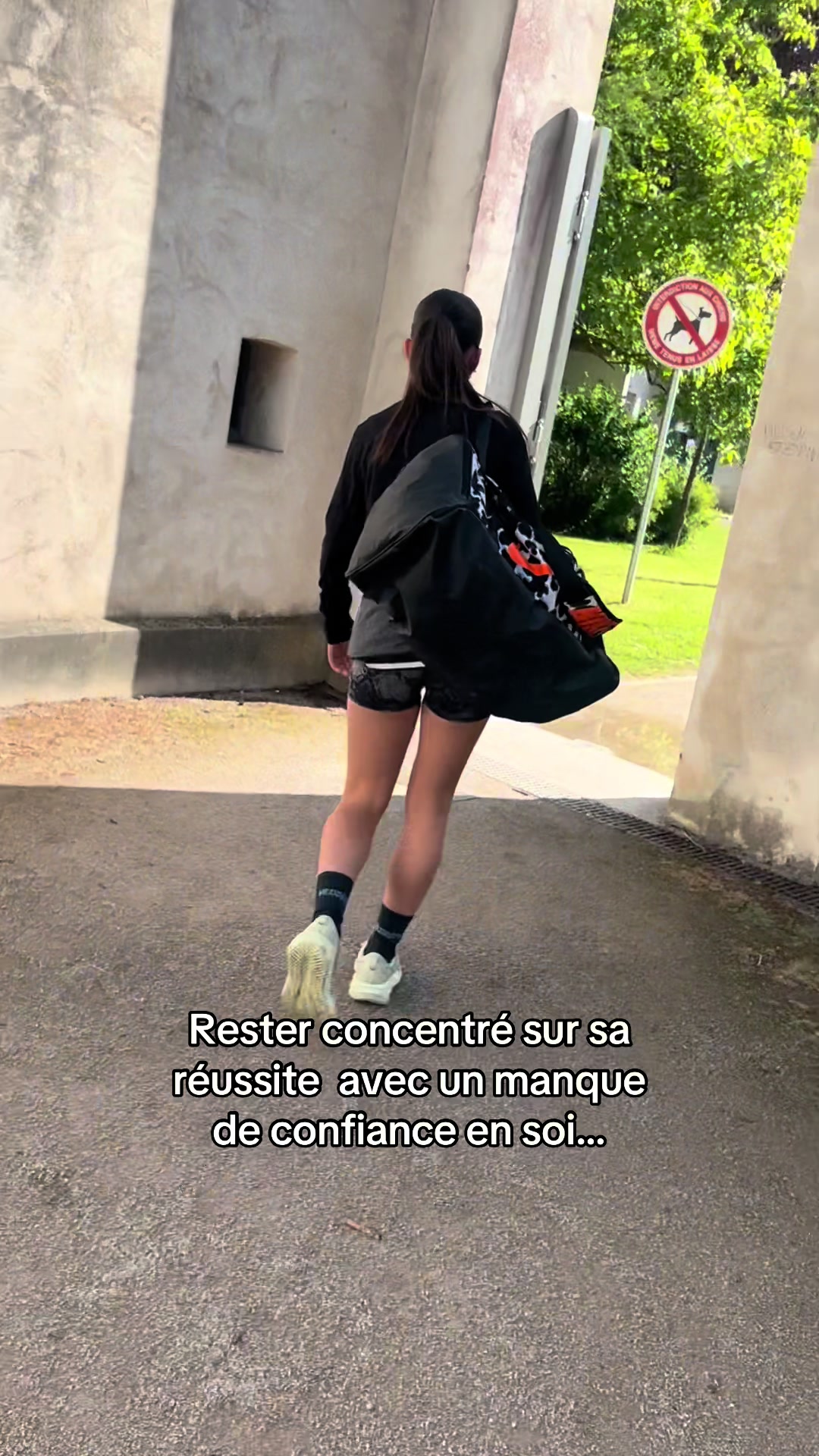 @Capucyneeee